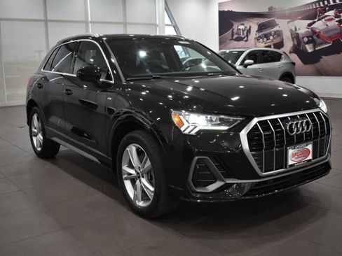 Used 2022 Audi Q3 2.0T Premium Plus w/ Premium Plus Package image 5