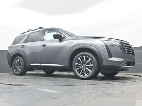 New 2026 Nissan Pathfinder Platinum FWD image 24