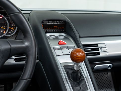 Used 2005 Porsche Carrera GT RWD image 35