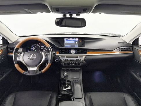 Used 2014 Lexus ES 300h w/ Luxury Package w/Bamboo Trim FWD image 45
