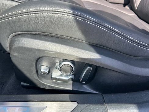 Used 2022 Jaguar XF R-Dynamic SE image 14