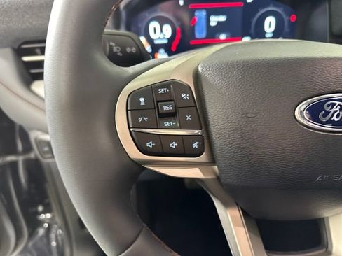 Used 2025 Ford Explorer Active image 15