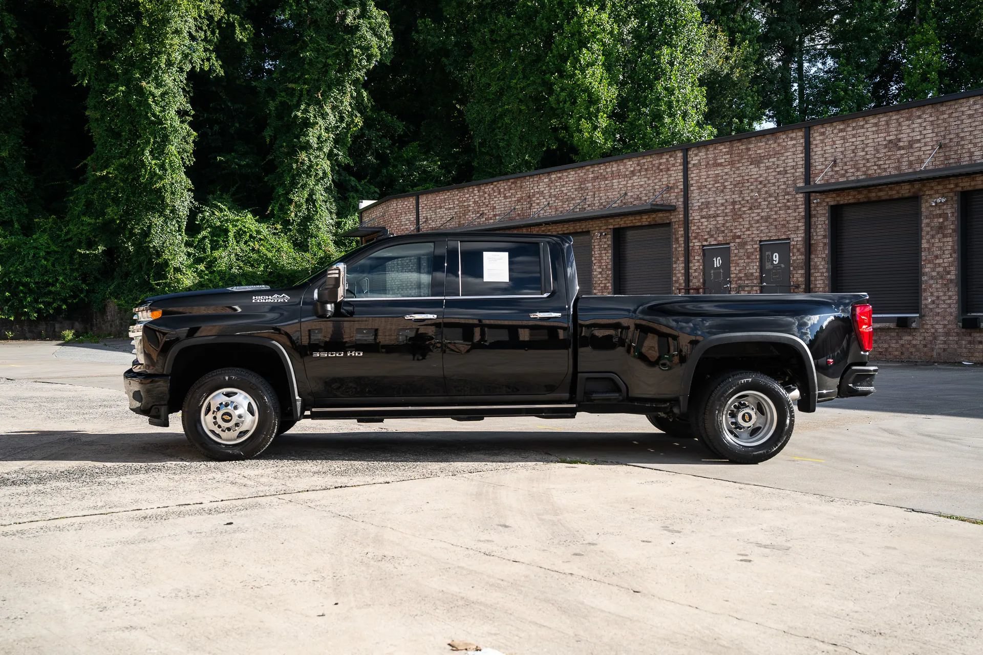 Used 2023 Chevrolet Silverado 3500 High Country AWD/4WD image 4