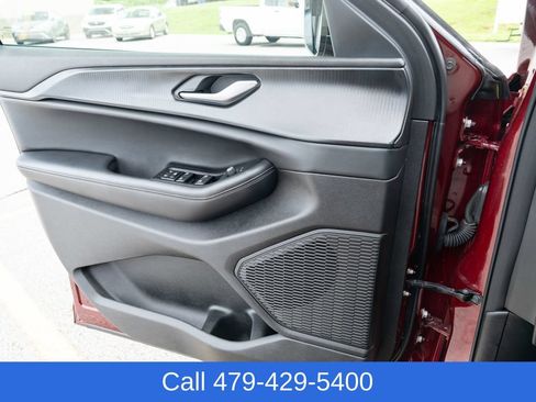 Used 2025 Jeep Grand Cherokee Altitude AWD/4WD image 27