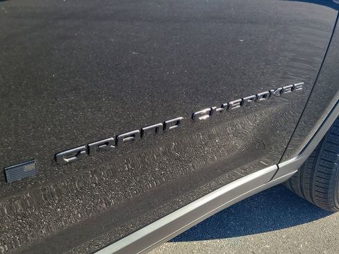 New 2026 Jeep Grand Cherokee L Limited RWD image 7