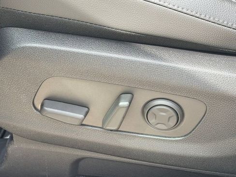 Used 2025 Kia Carnival SX Prestige image 18