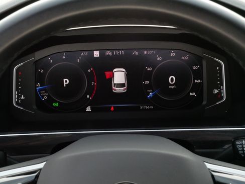 Used 2022 Volkswagen Tiguan SEL R-Line image 21