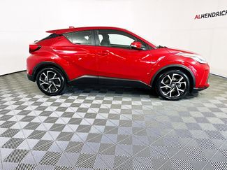 Used 2021 Toyota C-HR XLE video 2