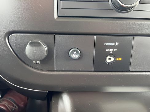 Used 2024 Chevrolet Express 2500 w/ Driver Convenience Package image 39