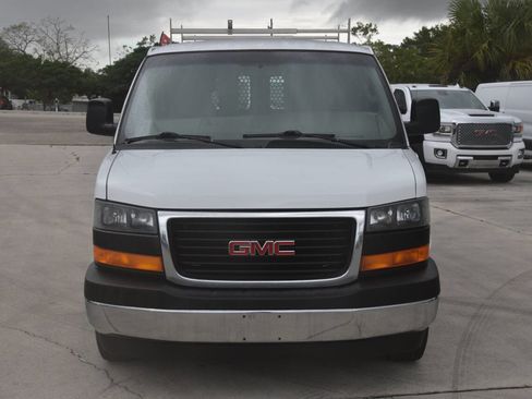 Used 2017 GMC Savana 2500 image 2
