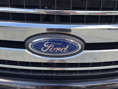 Used 2018 Ford F150 XLT AWD/4WD image 27