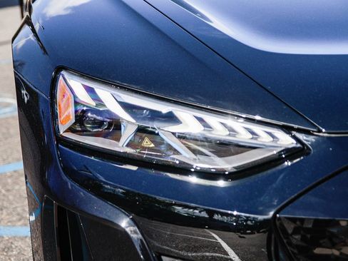 Used 2022 Audi e-tron GT Prestige w/ Prestige Package image 11