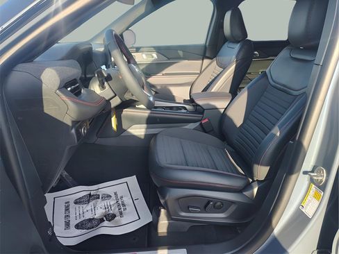 New 2026 Ford Explorer ST-Line w/ ST-Line Street Pack image 11