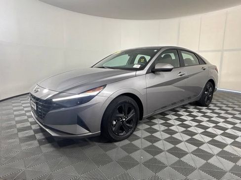 Used 2023 Hyundai Elantra SEL FWD image 26