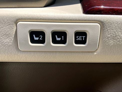 Used 2015 Lexus GX 460 w/ Premium Package AWD/4WD image 32