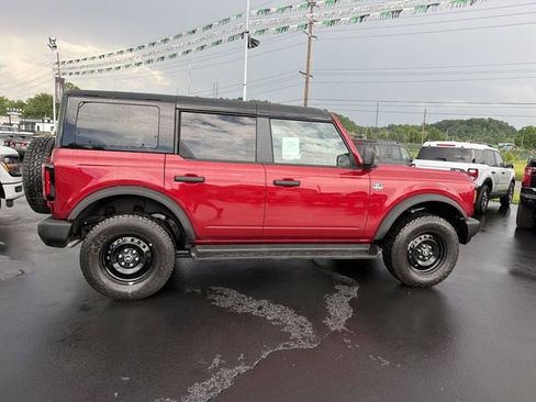 New 2026 Ford Bronco Outer Banks w/ Black Appearance Package AWD/4WD image 3