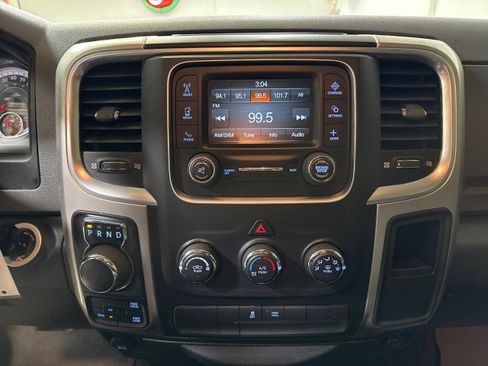 Used 2020 RAM 1500 Classic SLT image 24