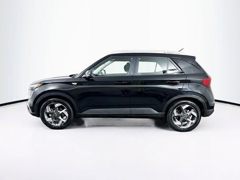 Used 2024 Hyundai Venue SEL image 4
