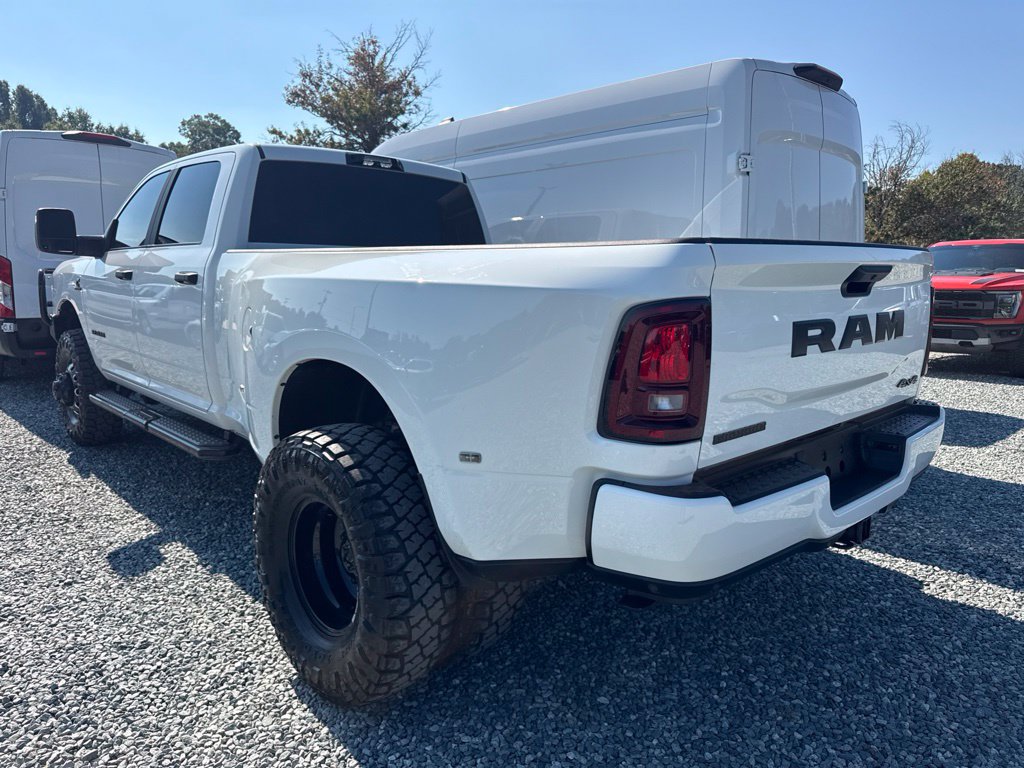 Used 2026 RAM 3500 Big Horn AWD/4WD image 4