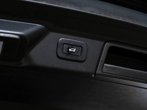 Used 2023 Land Rover Range Rover Velar R-Dynamic S image 56