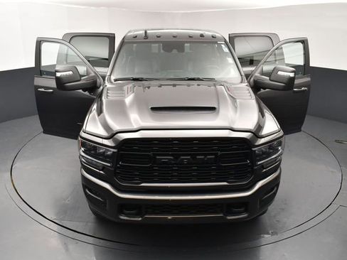 Used 2024 RAM 3500 Limited AWD/4WD image 26