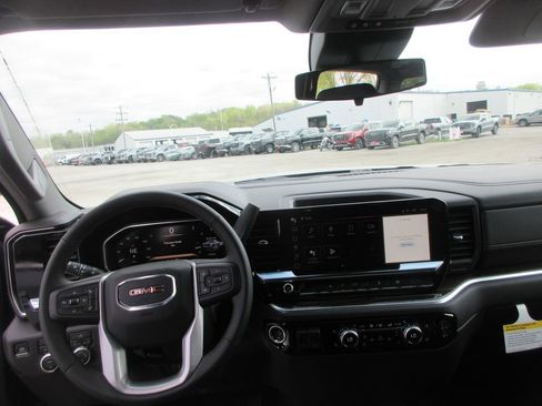 New 2026 GMC Sierra 1500 SLE AWD/4WD image 14