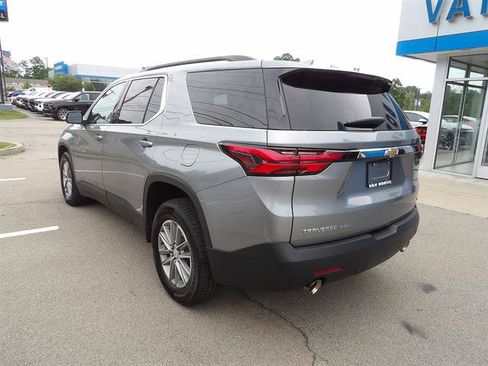 Used 2023 Chevrolet Traverse LT AWD/4WD image 3