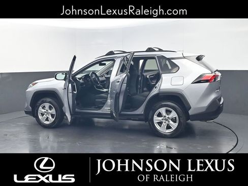 Used 2019 Toyota RAV4 XLE FWD image 38