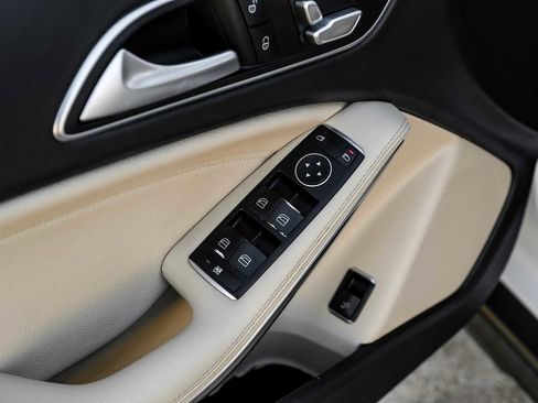 Used 2018 Mercedes-Benz GLA 250 GLA 250 image 41