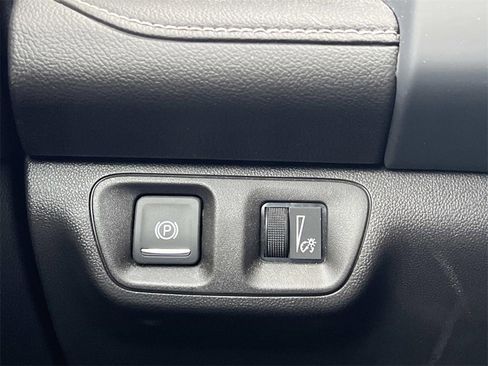 Certified 2023 GMC Acadia SLE w/ Driver Convenience Package image 25