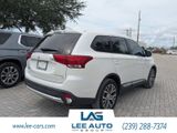 Used 2017 Mitsubishi Outlander SE image 3