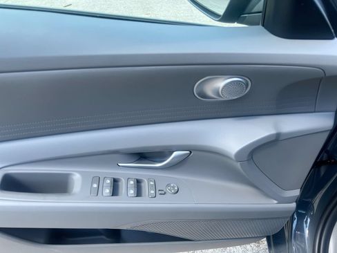 Used 2026 Hyundai Elantra SE FWD image 15