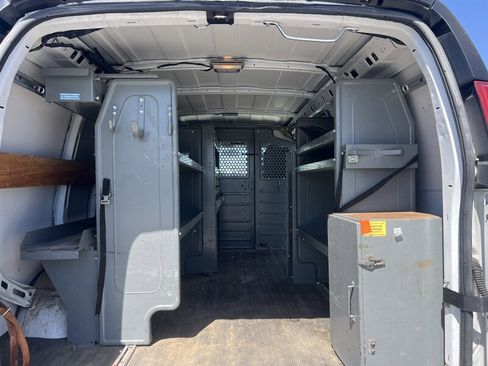 Used 2014 Chevrolet Express 2500 RWD image 8