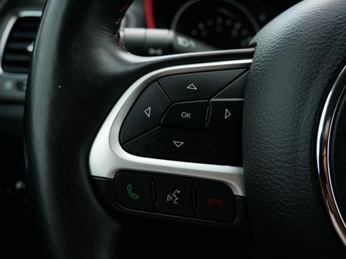 Used 2019 Jeep Compass Trailhawk w/ Cold Weather Group AWD/4WD image 28