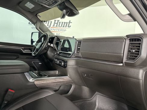 Used 2025 Chevrolet Silverado 3500 LTZ w/ LTZ Premium Package image 28