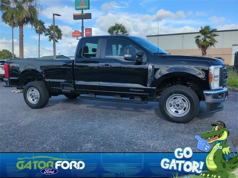 Used 2025 Ford F350 XL w/ FX4 Off-Road Package image 2