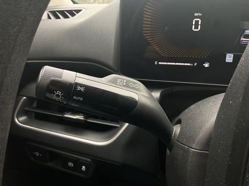 Used 2025 Kia K4 FWD image 34