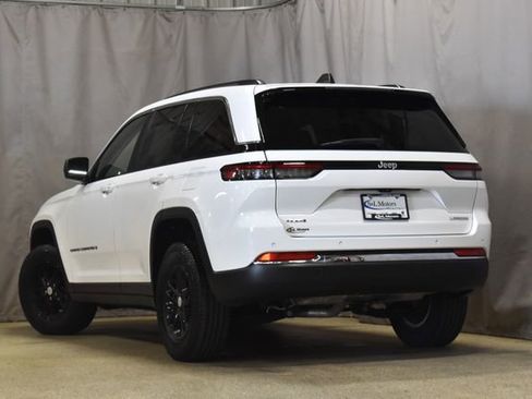 Certified 2023 Jeep Grand Cherokee Laredo AWD/4WD image 2