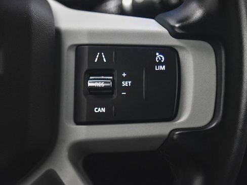 Used 2023 Land Rover Defender 90 S image 24