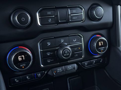 Used 2023 Chevrolet Tahoe Premier image 20