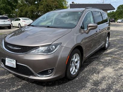 Used 2017 Chrysler Pacifica Touring-L w/ Tire & Wheel Group