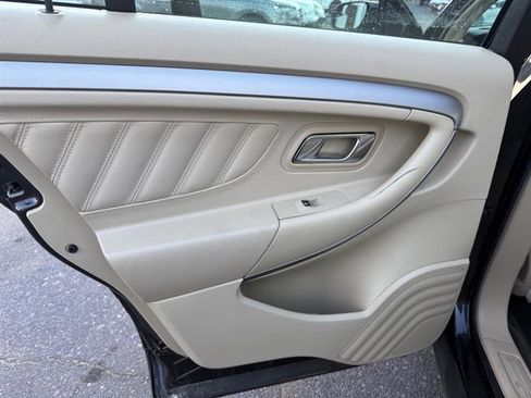 Used 2013 Ford Taurus SEL image 27