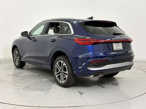 Certified 2025 Audi Q5 Premium w/ Convenience Package image 3