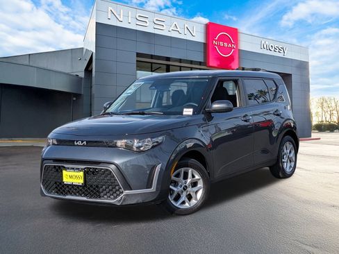 Used 2024 Kia Soul LX w/ Option Group 015 image 1