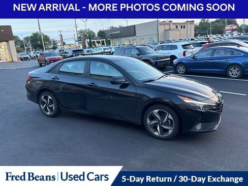 Used 2023 Hyundai Elantra SEL w/ Convenience Package FWD image 4