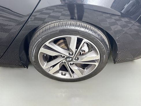 Used 2016 Hyundai Elantra Limited image 37