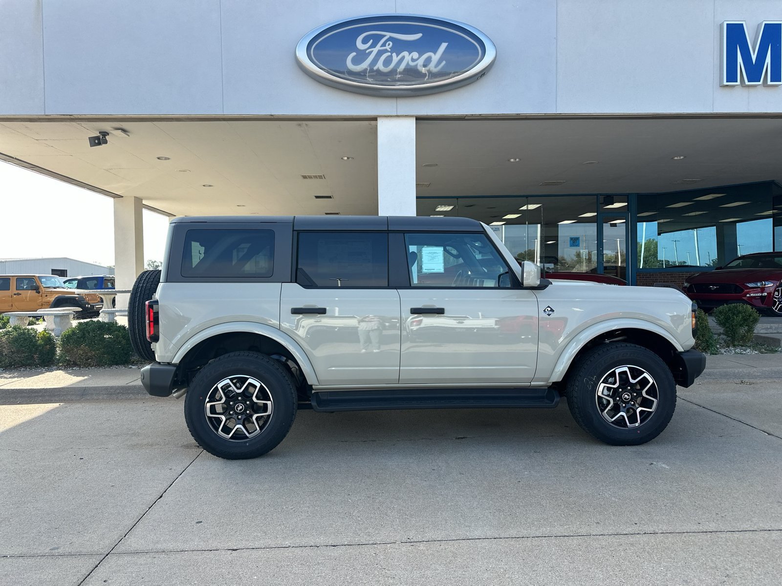New 2026 Ford Bronco Outer Banks AWD/4WD image 12