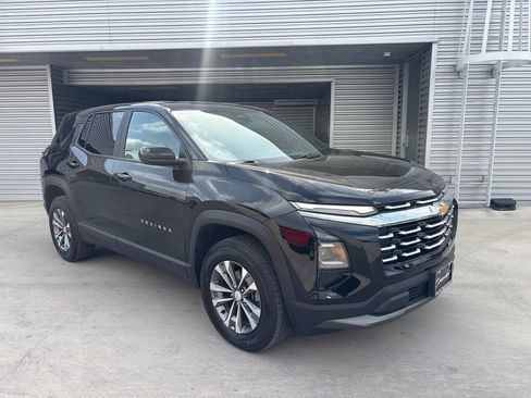 Used 2025 Chevrolet Equinox LT FWD image 6