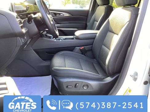 Used 2024 Chevrolet Traverse LT FWD image 16