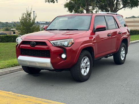 Used 2017 Toyota 4Runner SR5 RWD image 2